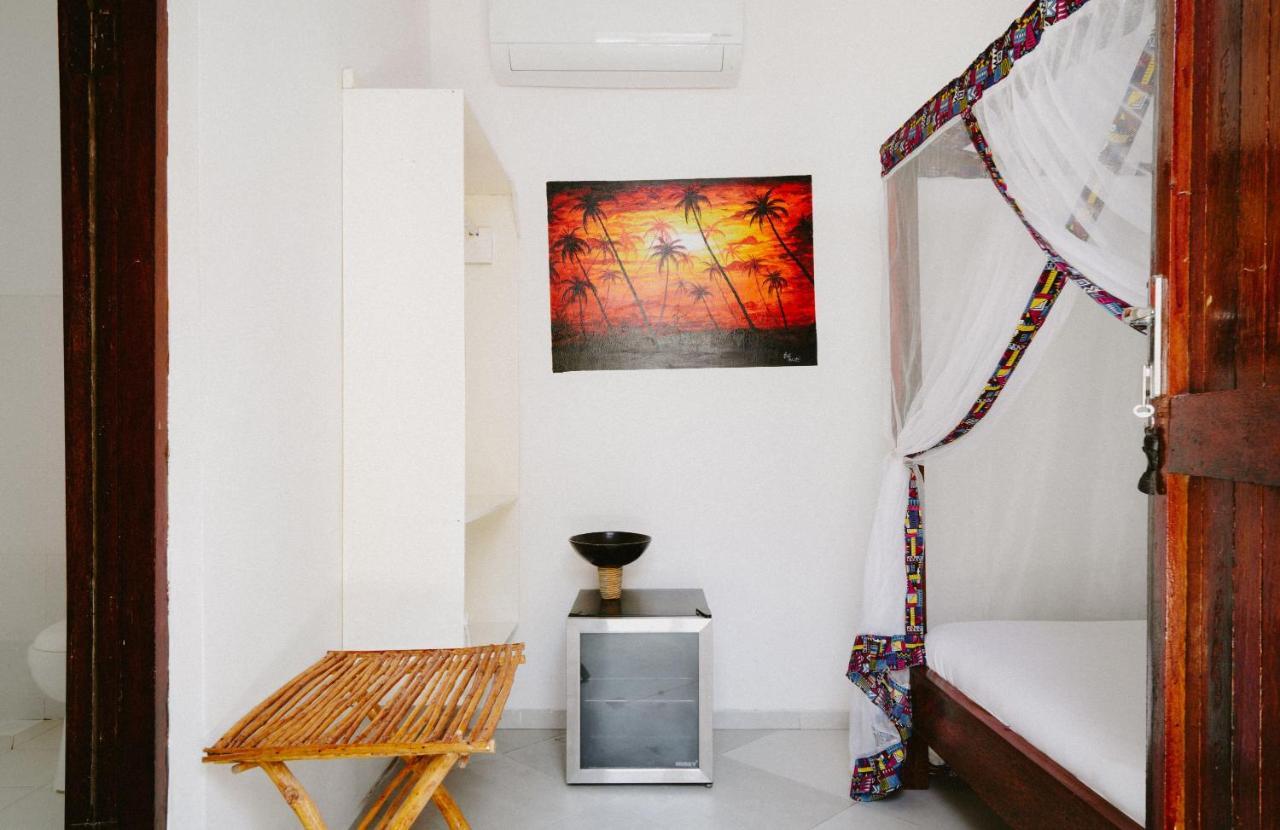 Rav Hostels